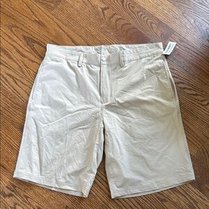 Old Navy Men's Cream Flat Front Shorts